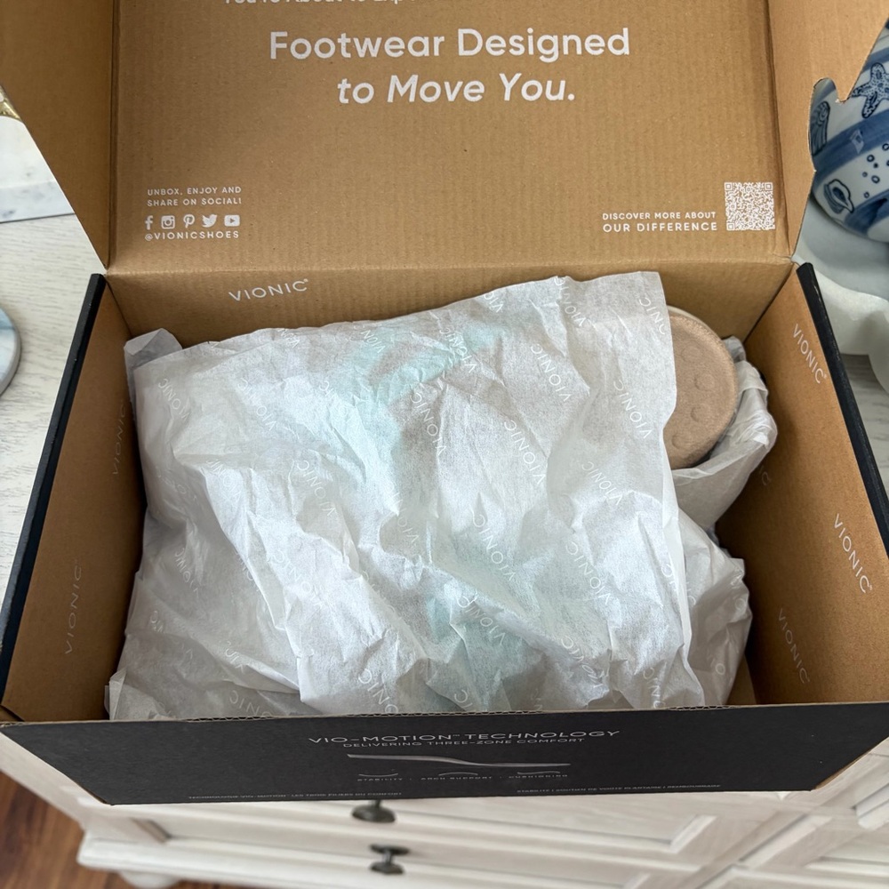 NIB Vionic Aqua Karley Sandals 7.5 Med - Picture 3 of 7